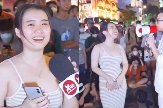 Chơi trò đùa với anh trong nhà vệ sinh